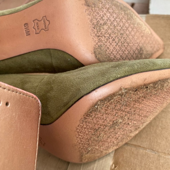 Green suede color Tory Burch heels - Picture 8 of 8